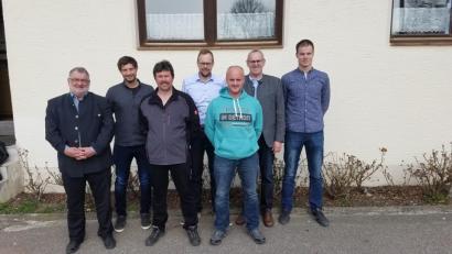 Bild: exb
Die neue Führung der Brudersdorfer Jagdgenossenschaft zeigt unsere Aufnahme.