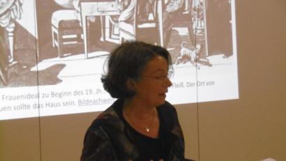 Bild: rgl
Die Referentin Historikerin Irmgard Herzog-Deutscher aus Schierling.