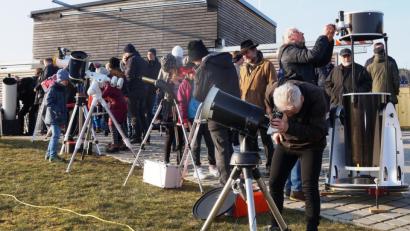 Archivbild: weu
Zum fünften „Tag der Astronomie“ erwarten die Sternenfreunde Dieterskirchen wieder viele Besucher.