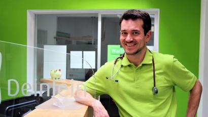 Bild: stg
Einer von immer wenigen: Der Kemnather Allgemeinmediziner Dr. Peter Deinlein ist neuer stellvertretender Bezirksvorsitzender des Bayerischen Hausärzteverbandes.