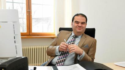 Bild:  Hartl
Harald Herrle arbeitete bis Ende Februar als Wirtschaftsförderer im Landratsamt Amberg-Sulzbach und wechselte von der Vils an den Derwent. Mit Frau und Sohn lebt er in Matlock.