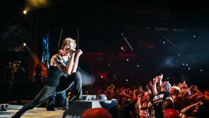 Bild: Bastian Bochinski
Das Doppelalbum dokumentiert ein Jahr der Toten Hosen, das sehr gut zu ihnen war: Über eine Million Zuschauer feierten sie auf ihrer "Laune der Natour".