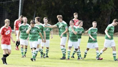 Bild: zg
Die Stullner feiern: Ein gewohntes Bild in dieser Saison. Der TSV wird wohl schon in den nächsten Wochen den Aufstieg perfekt machen.