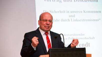Bild: Hösamer
Rainer Wendt, Bundesvorsitzender der Deutschen Polizeigewerkschaft (DPolG) fordert mehr Einsatz für die Innere Sicherheit.