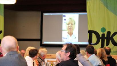 Bild: stg
Der im Anschluss einstimmig gewählte neue Vorsitzende Klaus Eder stellte sich per Videobotschaft den Delegierten vor.