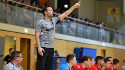 Bild: A. Schwarzmeier
HV-Trainer Jan Vetrovec darf mit seiner Truppe auf Relegationsspiele um den Aufstieg in die BOL hoffen.