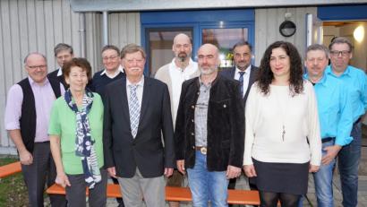 Bild: fvo
Alfons Ertl (Fünfter von links) ist nun 80 Jahre alt. Zum geburtstag besuchen ihn seine ehemaligen Kollegen der Kriminalpolizei.