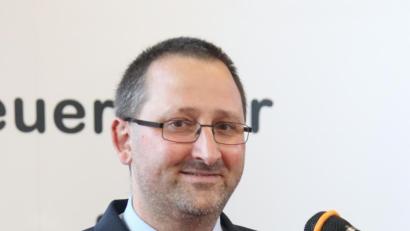 Bild: mfh
Kommandant Armin Buchwald hat mit dem HLF 20 ein hervorragend ausgestattetes Einsatzfahrzeug zur Verfügung.