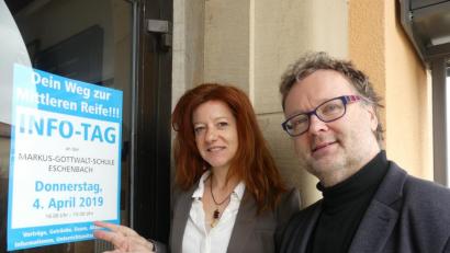 Bild: rn
Anja Bräu und Wolfgang Bodensteiner laden zum Tag der offenen Tür mit vielen Informationen.