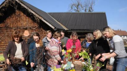 Bild: bey
Der Oberpfälzer Waldverein trifft sich zum Frühlingsbasteln.