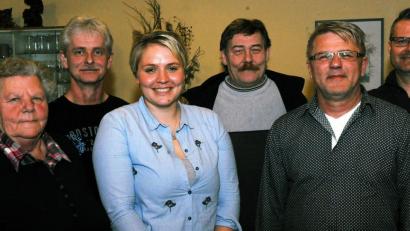 Bild: gf
Sie leiten die Geschicke des Neuen Automobil-Clubs (von links): Heidi Niedermeier, Rudi Dietmayr, die wiedergewählte Vorsitzende Anja Gebhard, Stellvertreter Horst Scherer, Reinhold Lang und Wolfgang Schmalzl.