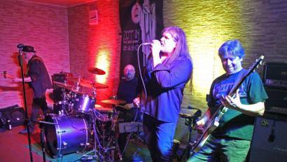 Bild: nm
Bunte Lichter und Hardrock vom Feinsten, das gab es mit Erinnerungen an "Led Zeppelin".