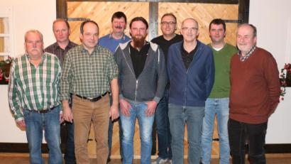 Bild: rpp
Gerhard Veigl (Dritter von links) bleibt der Vorsteher der Jagdgenossenschaft Kastl. Ihn vertritt weiterhin Josef Zeitler aus Weha (Zweiter von links). Neuer Schriftführer und Kassier ist Markus Baumann (Vierter von rechts).