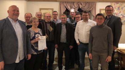 Bild: ct
Die Führungsmannschaft der CSU Schlicht bleibt unverändert (von links): Vorsitzender Peter Lehner, Hans-Ludwig Adam, Roswitha Graßler, Reinhard Wolf, Hermann Klier, Norbert Klier, Josef Stauber, Christian Ströll-Winkler, Gerald Hüttner, Stephan Braun, Fraktionsvorsitzender Markus Graf und stellvertretender Kreisvorsitzender Patrick Fröhlich.