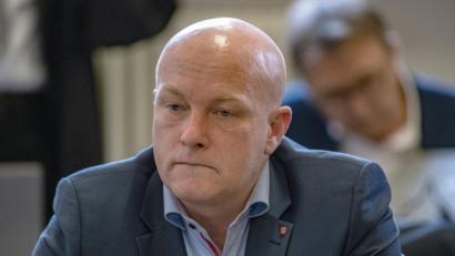 Bild: Armin Weigel
Joachim Wolbergs (SPD), suspendierter Regensburger Oberbürgermeister, sitzt im Verhandlungssaal im Landgericht. Foto: Armin Weigel/Archiv