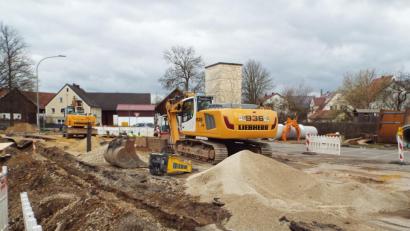 Bild: e
Der Dorfplatz Kümmersbruck – derzeit ist dort eine Großbaustelle.