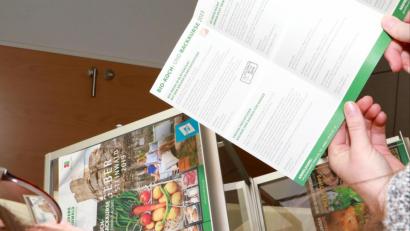 Bild: njn
Flyer mit den Koch- und Backkursen sind auch in den Rathäusern der Mitgliedskommunen der Steinwald-Allianz erhältlich.