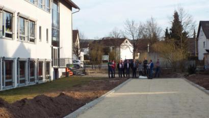 Bild: e
An der Grund- und Mittelschule Schnaittenbach werden die Außensportanlagen auf Vordermann gebracht.