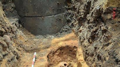 Bild: exb
Dieser junge Mann starb um das Jahr 1300 herum. Die Todesursache dürfte in seinem massiven Kariesbefall zu suchen sein.