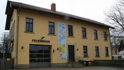 Bild: fpoz
Der "Dorfkindergarten" in Poppenreuth ist beliebt. Doch verhindern bauliche Mängel nun, dass Kinder unter drei Jahren aufgenommen werden können.