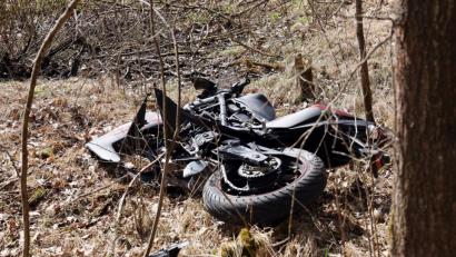 Bild: jma
Bei Pyrbaum (Kreis Neumarkt) ereignete sich am Sonntag ein schwerer Motorradunfall. Der Fahrer wurde lebensgefährlich verletzt.
