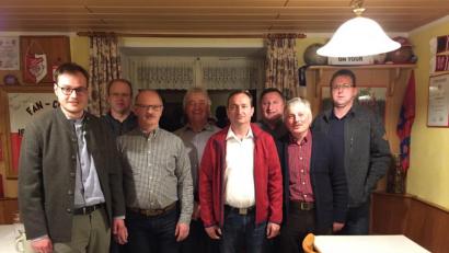 Bild: exb
Mathias Zenger (Vierter von links) steht an der Spitze des CSU-Ortsverbandes Pamsendorf. Links im Bild Tobias Ehrenfried, der zur Europawahl referierte.