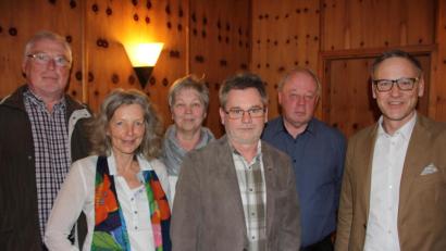 Bild: kro
Das neu gewählte Vorstandsteam des BVS-Rehasportvereins Waldsassen, Günther Kraus, Eva Ristl, Maria Stingl, Robert Zinnecker und Engelbert Franz, mit Bürgermeister Bernd Sommer (von links).