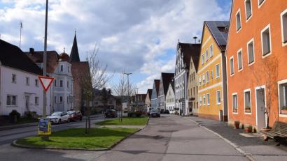 Bild: bö
Die Hohenburger wollen die Ortskernsanierung voranbringen. Im Finanz- und Investitionsplan sind für die Jahre 2021 und 2022 entsprechende Ansätze gemacht. Etwa 2,2 Millionen Euro müsste man investieren. Dazu gehörten auch Mittel aus dem Bereich der Städtebauförderung und des Denkmalschutzes.