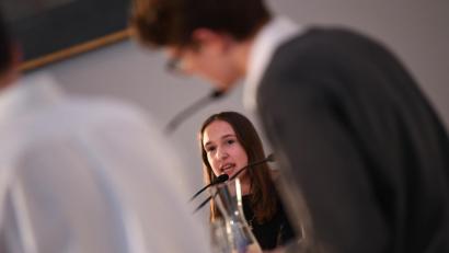 Bild: StMUK/Andreas Gebert
Miriam Witt hat es geschafft: Sie darf im Juni am Bundesfinale "Jugend debattiert" teilnehmen.
