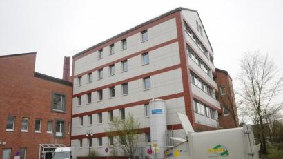 Bild: ge
Der sogenannte Rucksackbau hat sich inzwischen als abbruchreif erwiesen. An seine Stelle soll ein Neubau treten.