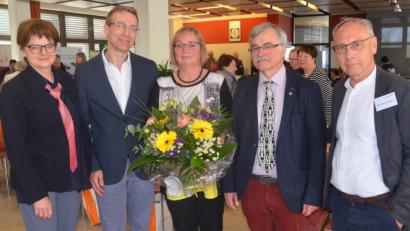 Bild: Kunz
Diabetikertag in Weiden: (von links) Dr. Sonja Pampuch, Dr. Georg Aderbauer, Regina Timmler-Berger, Dr. Michael Scherer und Karl-Heinz Stupka.