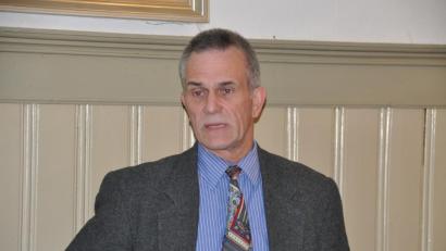 Bild: ak
Forstdirektor Dirk Lüder stellte sich in der Jahreshauptversammlung der Forstbetriebsgemeinschaft Kemnath (FBG) vor.