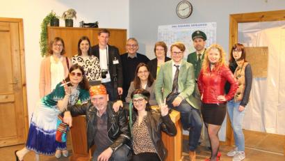 Bild: boj
Einen heiteren Abend verspricht die Komödie „Love and Peace im Landratsamt“. Die Laienspieler wollen den Besuchern amüsante Stunden bereiten.