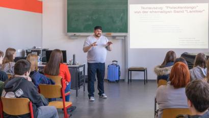 Bild: jzk
Manuel Bauer war früher eine Führungsfigur in der rechten Szene. Heute hilft der Aussteiger Neonazis beim Aussteigen.