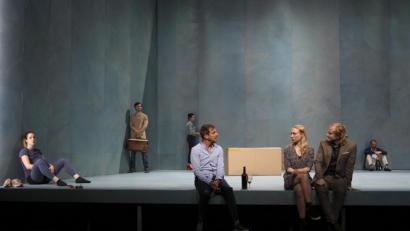 Bild: Marion Bührle
Das Theater Regensburg spielt "Vor Sonnenaufgang" von Ewald Palmetshofer nach Gerhart Hauptmann.