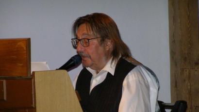 Bild: pz
Manfred Maurenbrecher bei seinem Konzert im Kunsthaus Waldsassen.