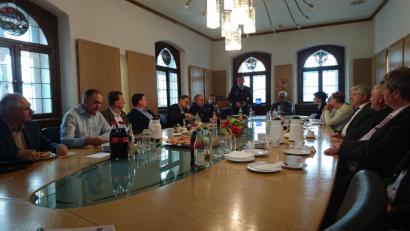 Bild: Lowak
Sicherheitsgespräch der Neustädter Polizeiinspektion im Rathaus.