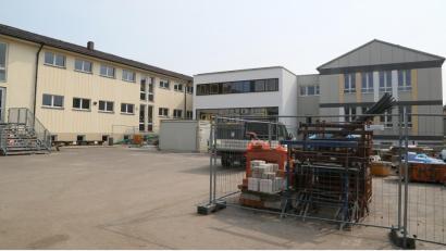 Bild: Hösamer
Die weitere Generalsanierung der Lindenschule gehört zu den größten Baumaßnahmen der Stadt in diesem Jahr.