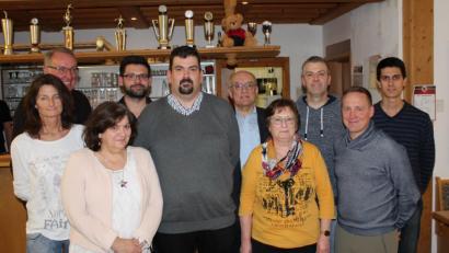 Bild: brü
Der neue Vorstand der DJK Ursensollen (von links): Marion Weber, Herbert Wagner, Elisabeth Bischof, Martin Schmidt, Daniel Meuler, Johann Hofmann, Elisabeth Wölfl, Markus Ströhl, Markus Koller und Stefan Stiegler.