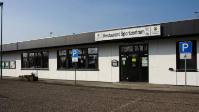 Bild: wro
Wiesau erhält einen Bundeszuschuss von 242.000 Euro für die Teilsanierung des Zugangs zum Schulsportzentrum Wiesau.