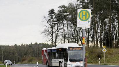 Bild: Petra Hartl
Der Bus als Rückgrat des ÖPNV auf dem Land hat es schwer.