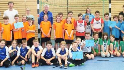 Bild: lst
Vier Schulen aus Weiden und dem Landkreis Neustadt/WN treten bei der Premiere des Kreiswettbewerbs im Handball in Weiherhammer gegeneinander an.