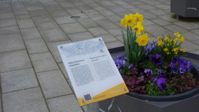 Bild: lnz
Kritik gibt es wegen scharfer Kanten an Infotafeln des Ikom-Stiftland-Beschilderungskonzepts.