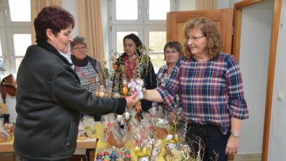 Bild: dob
Noch ist eine Woche Zeit den richtigen Schmuck für den Ostertisch auszuwählen. Beim Katholischen Frauenbund in Roggenstein gab es dazu viele ideenreiche Vorschläge.