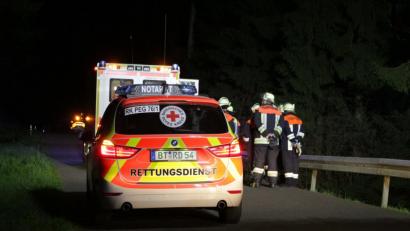 Bild: jma
Einsatzkräfte an der Unfallstelle.