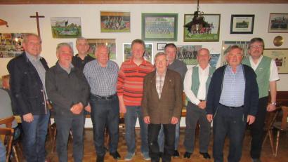 Bild: ang
Ehrungen für langjährige Mitglieder bei der Jahreshauptversammlung der Siedlergemeinschaft Reuth - Premenreuth. Von links: Bürgermeister Werner Prucker, Harald Blommer, Raimund König, Josef Trottmann, Wolfgang Käß, Bruno Neugirg, Otto Höfer, Bernhard Zeus, Lothar Neugirg und Vorsitzender Edgar Wagner.