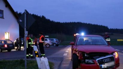 Bild: jma
Quasi vor der Haustür der Feuerwehr Achtel sind am Freitag zwei Autos zusammengestoßen.