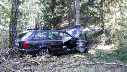 Bild: jma
Der Audi landete nach dem Unfall in einem Wald.