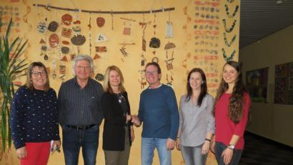 Bild: ubb
Brigitte Hösl, Tom Brankovic, Karin Gleißner, Wolfgang Horn, Kerstin Hironimus und Christina Trenner (von links.) freuen sich auf die neue Zusammenarbeit.