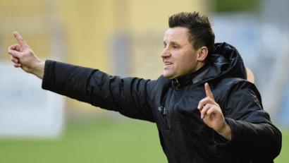 Bild: Alfred Schwarzmeier
Kein Unbekannter dürfte für einige Spieler der SpVgg SV Weiden der Trainer des heutigen Gegners SV Neukirchen Hl. Blut sein. Trainierte Franz Koller die Max-Reger-Städter doch in der Saison 2016/17.